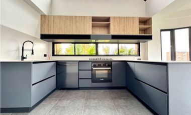 Vendo amplio apartamento en Patio Bonito el Poblado