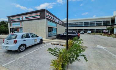 Local Comercial · Renta · Av. Prol. La Luna · Huayacán · Doble Altura · Bulan
