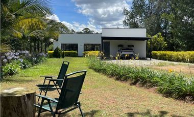 Finca en Parcelacion Rionegro sector club la macarena