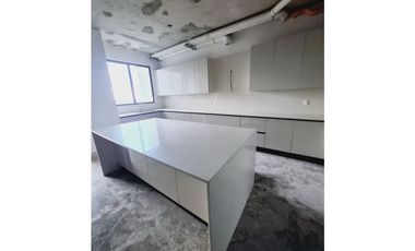 VENTA DE APARTAMENTO EN SANTA MARIA PH EMPIRE RESIDENCES 322M2  JP