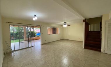 HOWARD / 319M / 3 HABITACION + SERVICIO / TERRAZA / DOS NIVELES