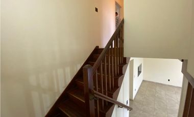 HOWARD / 319M / 3 HABITACION + SERVICIO / TERRAZA / DOS NIVELES