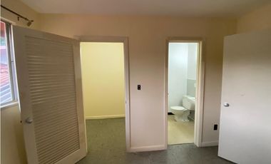 HOWARD / 319M / 3 HABITACION + SERVICIO / TERRAZA / DOS NIVELES