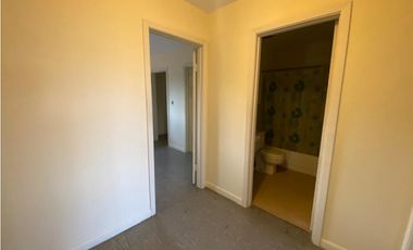 HOWARD / 319M / 3 HABITACION + SERVICIO / TERRAZA / DOS NIVELES