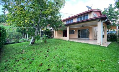 HOWARD / 319M / 3 HABITACION + SERVICIO / TERRAZA / DOS NIVELES