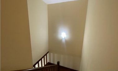 HOWARD / 319M / 3 HABITACION + SERVICIO / TERRAZA / DOS NIVELES