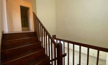 HOWARD / 319M / 3 HABITACION + SERVICIO / TERRAZA / DOS NIVELES