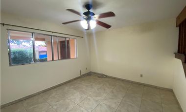 HOWARD / 319M / 3 HABITACION + SERVICIO / TERRAZA / DOS NIVELES