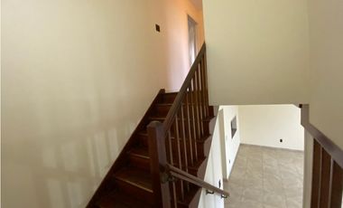 HOWARD / 319M / 3 HABITACION + SERVICIO / TERRAZA / DOS NIVELES