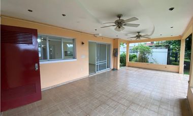 HOWARD / 319M / 3 HABITACION + SERVICIO / TERRAZA / DOS NIVELES