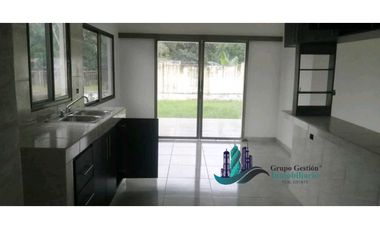 EN VENTA CASA EN VILLA MERCEDES DAVID, 450 MT2.