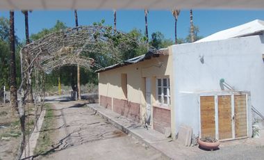 Casa de 4 dormitorios. Dos tinglados. Sarmiento