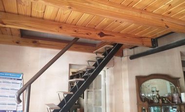 Casa de 4 dormitorios. Dos tinglados. Sarmiento