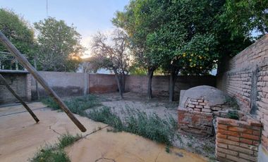 CASA EN VENTA  DE TRES DORMITORIOS EN CAPITAL