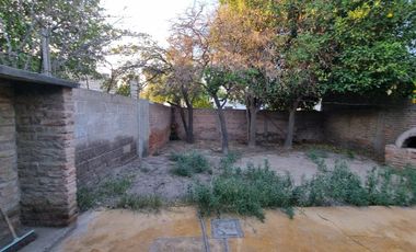 CASA EN VENTA  DE TRES DORMITORIOS EN CAPITAL
