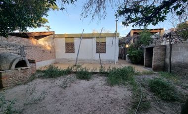 CASA EN VENTA  DE TRES DORMITORIOS EN CAPITAL