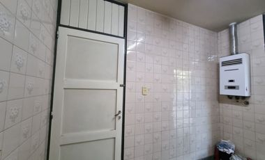 CASA EN VENTA  DE TRES DORMITORIOS EN CAPITAL
