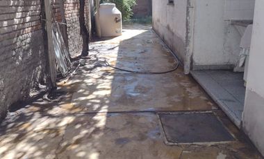 CASA EN VENTA  DE TRES DORMITORIOS EN CAPITAL