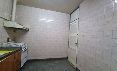 CASA EN VENTA  DE TRES DORMITORIOS EN CAPITAL