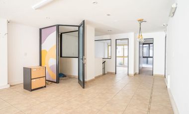 OFICINA - VENTA- ZONA CENTRO - MUY AMPLIA
