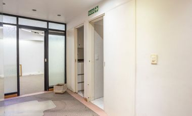 OFICINA - VENTA- ZONA CENTRO - MUY AMPLIA