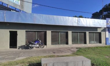 Venta local comercial con deposito