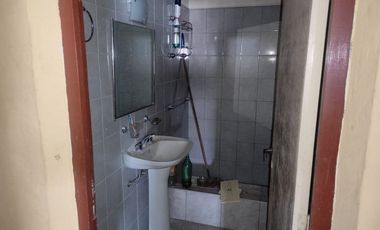 Venta local comercial con deposito