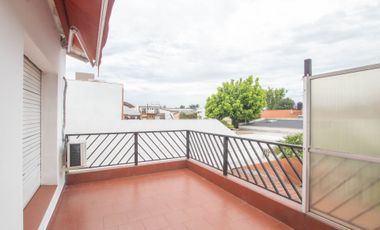 Venta Casa multifamiliar Martinez con jardin