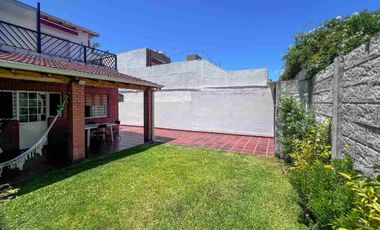 Venta Casa multifamiliar Martinez con jardin