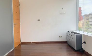Oficina en Venta en CERCANO A ESTACION METRO LOS LEONES Y TOBALABA