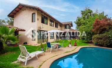 Casa en Venta en Avda Santa María/ Sector Rotonda Lo Curro