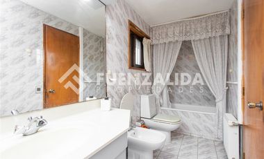 Casa en Venta en Avda Santa María/ Sector Rotonda Lo Curro