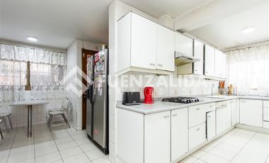 Casa en Venta en Avda Santa María/ Sector Rotonda Lo Curro