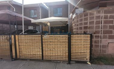 Casa en Venta en Av. Las Torres Piedra Roja Metro Lo Cruzat