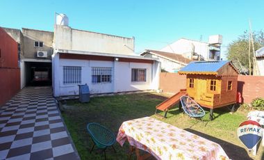 CASA 4 AMBIENTES EN VENTA EN LONGCHAMS  APTA CREDI