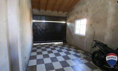 CASA 4 AMBIENTES EN VENTA EN LONGCHAMS  APTA CREDI
