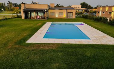 VENTA CASA 5 AMB APTO CRED CHACRAS DE LA RESERVA