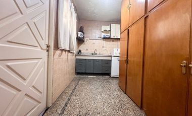 ALQUILER USO PROFESIONAL- 3 AMB CON PATIO- LANÚS