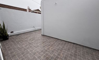 ALQUILER PH 3 AMB CON 2 PATIOS LANUS ESTE