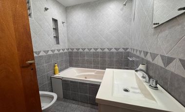 ALQUILER PH 3 AMB CON 2 PATIOS LANUS ESTE