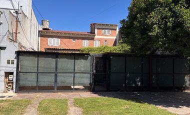 VENTA CASA 4 AMB C/COCHERA Y PATIO. R ESCALADA