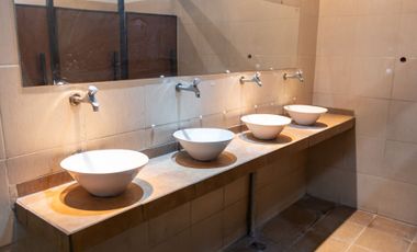 VENTA LOCAL COMERCIAL EN HURLINGHAM - PERMUTA