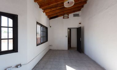 VENTA LOCAL COMERCIAL EN HURLINGHAM - PERMUTA
