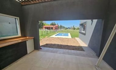 Casa a estrenar en Barrio Santo Domingo S. Vicente