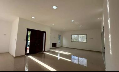 Casa a estrenar en Barrio Santo Domingo S. Vicente