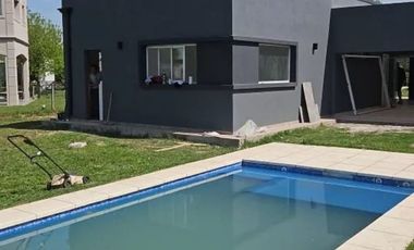 Casa a estrenar en Barrio Santo Domingo S. Vicente
