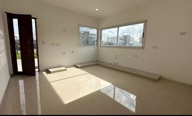 Casa a estrenar en Barrio Santo Domingo S. Vicente