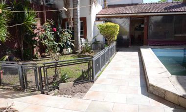 VETA CASA 6 AMBIENTES PARQUE Y PILETA V SARMIENTO