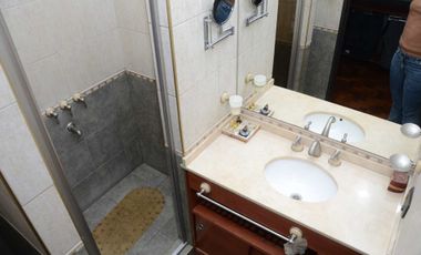 VETA CASA 6 AMBIENTES PARQUE Y PILETA V SARMIENTO