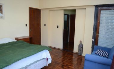 VETA CASA 6 AMBIENTES PARQUE Y PILETA V SARMIENTO